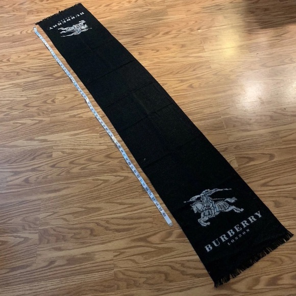 Authentic cashmere scarf burberry - Picture 2 of 3